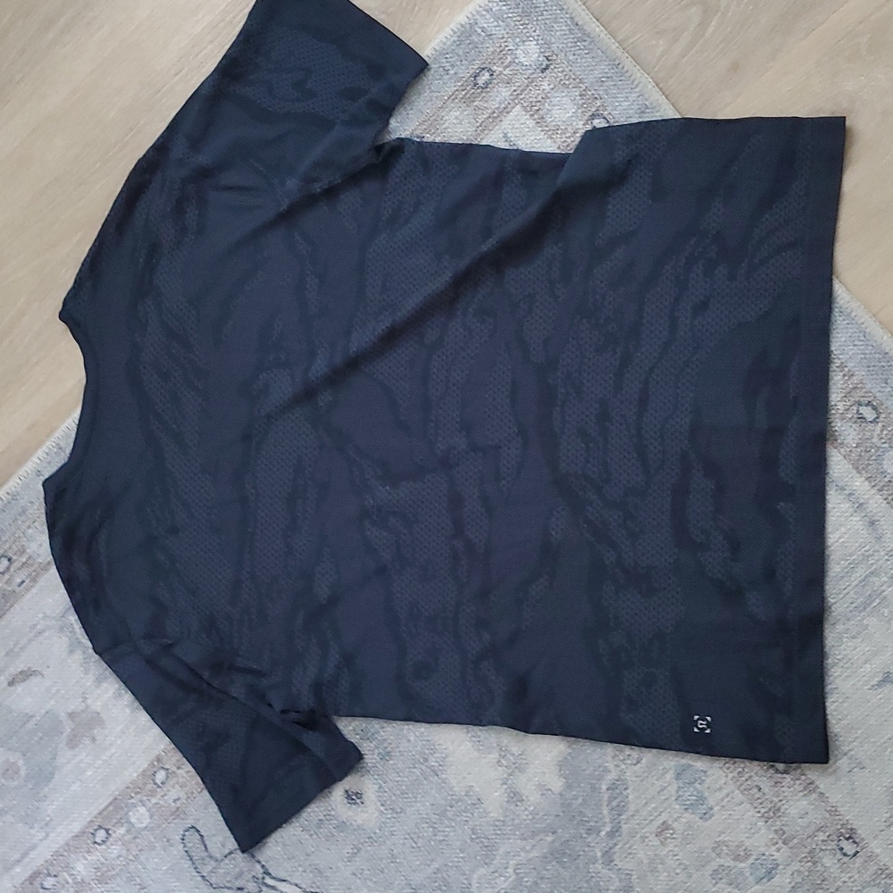 Lululemon Camo Short Sleeve Athletic Shirt Top SzXL - Picture 7 of 8